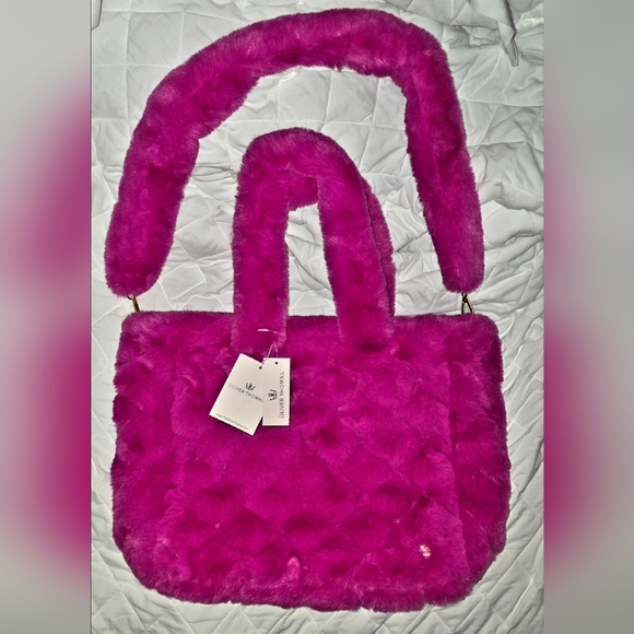 OLIVER THOMAS: Vegan Fluffy Fur Raspberry Tote & Matching Clip-on Interior Pouch - Picture 2 of 16